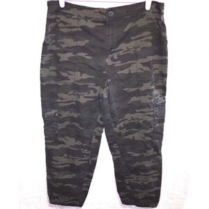 Social Standard by sanctuary XXL camo capris cargo cotton